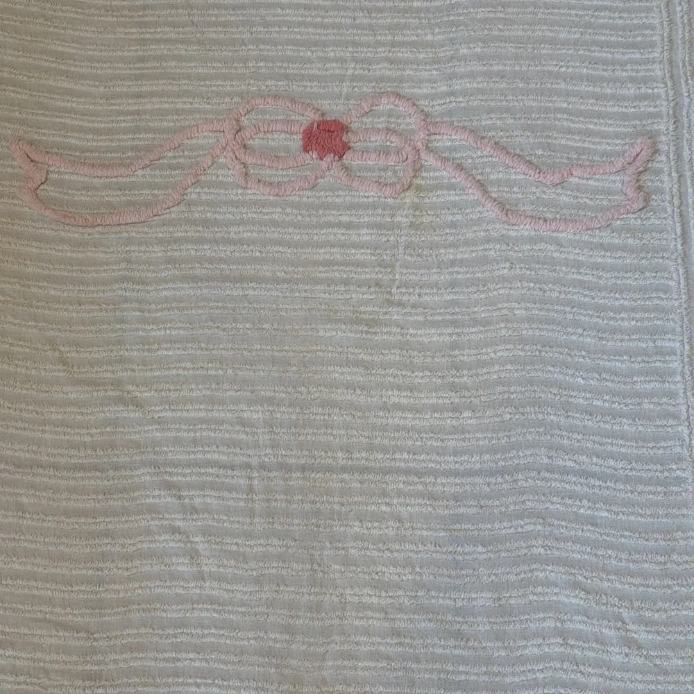 VTG Chenille Bed Spread White Pink Floral Basket Cottage Shabby Chic 90x81 Full